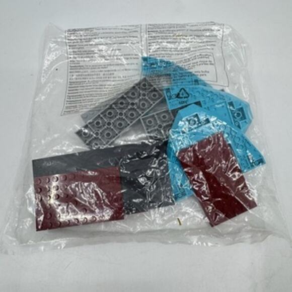 New LEGO Rare Retired Creator 10241 Maersk Line Triple-E Container Ship - Picture 6 of 11